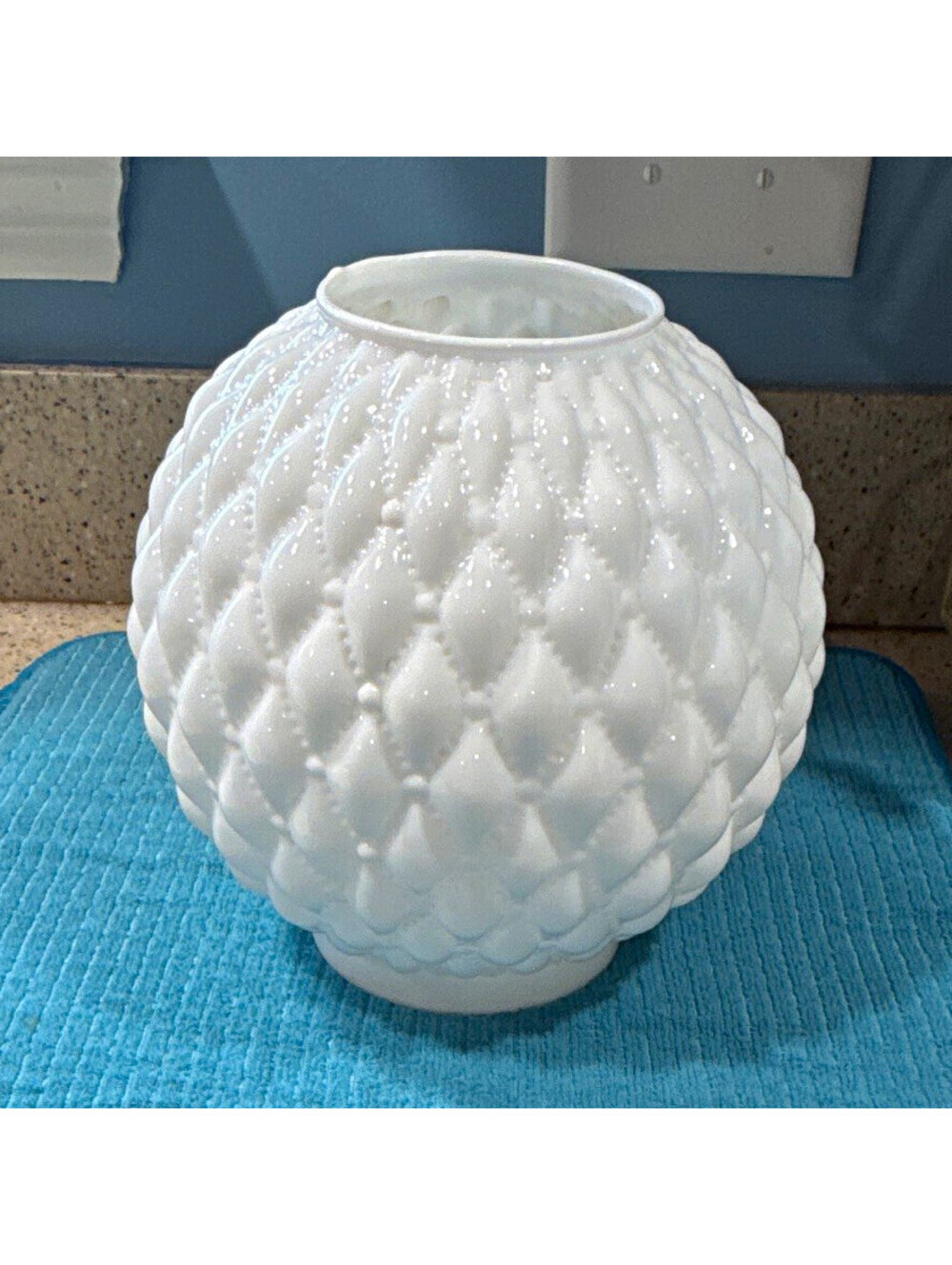 WHITE TEXTURED GLASS GLOBE LAMP SHADE W/ LARGE FITTER OPENING
